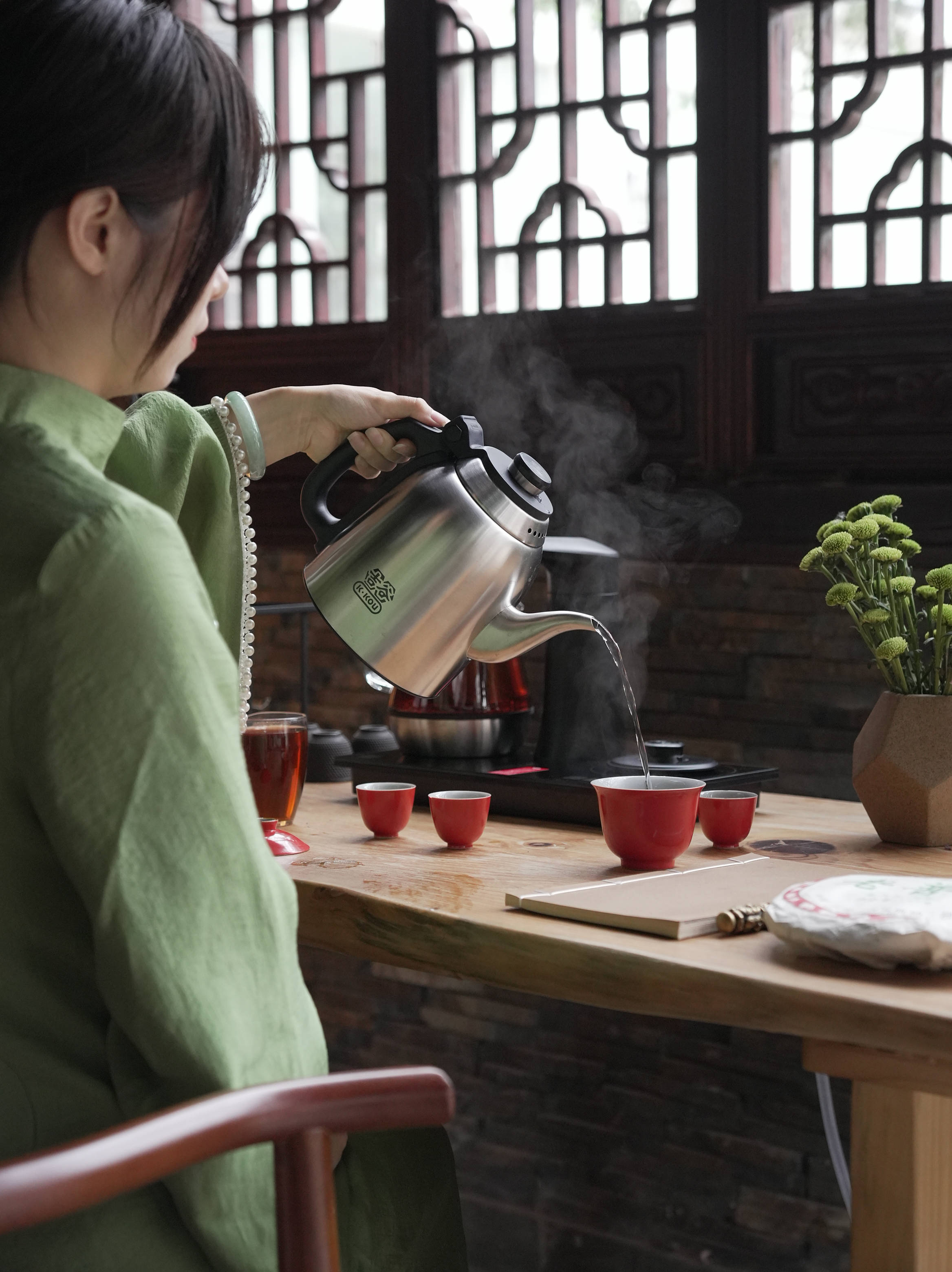的喝茶口味！待客聚会体面又简单方便凯发·k8国际烧水煮茶照顾不同人(图4)