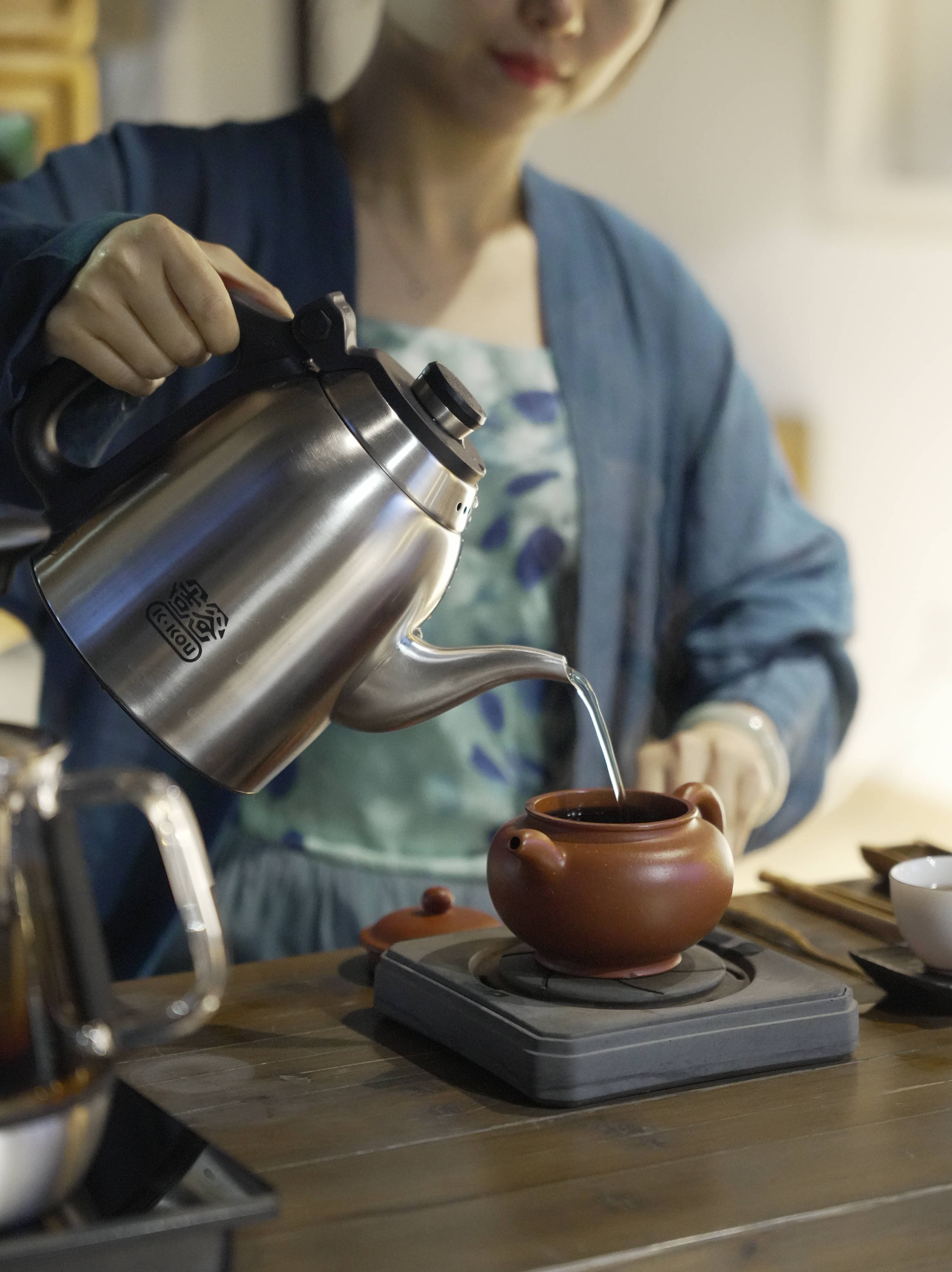 的喝茶口味！待客聚会体面又简单方便凯发·k8国际烧水煮茶照顾不同人(图8)